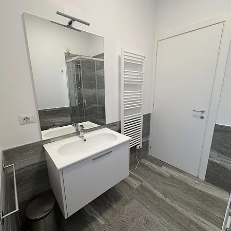 Essential Sesto San Giovanni