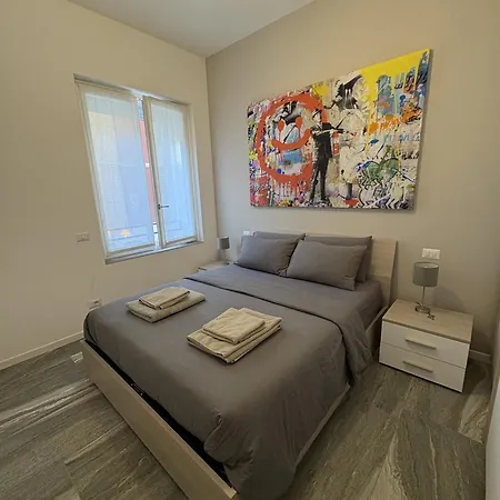 Essential Apartment *