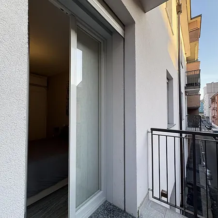 Essential Apartment